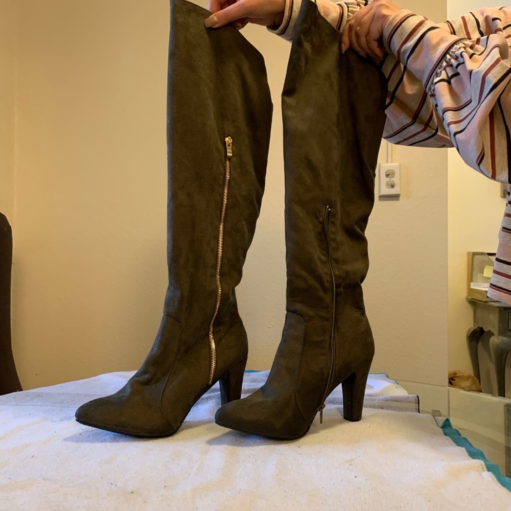 Over the knee suede boots olive color
